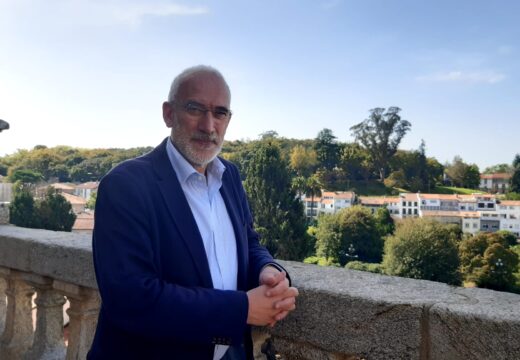 Sindo Guinarte cuestiona a “intención pouco traballada” do bipartito de limitar a circulación de turistas no espazo público: “non se pode gobernar a capital de Galicia a golpe de titular”